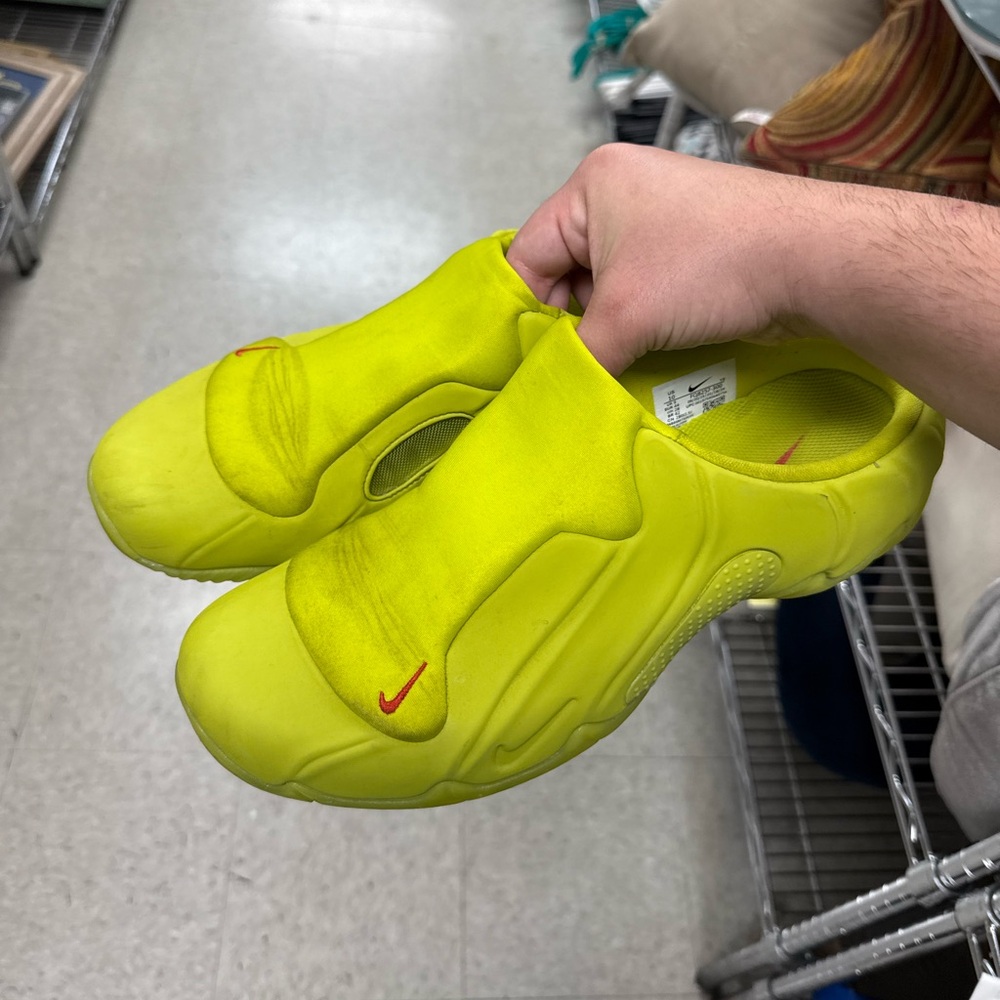Nike Clogposite Bright Cactus Size 10